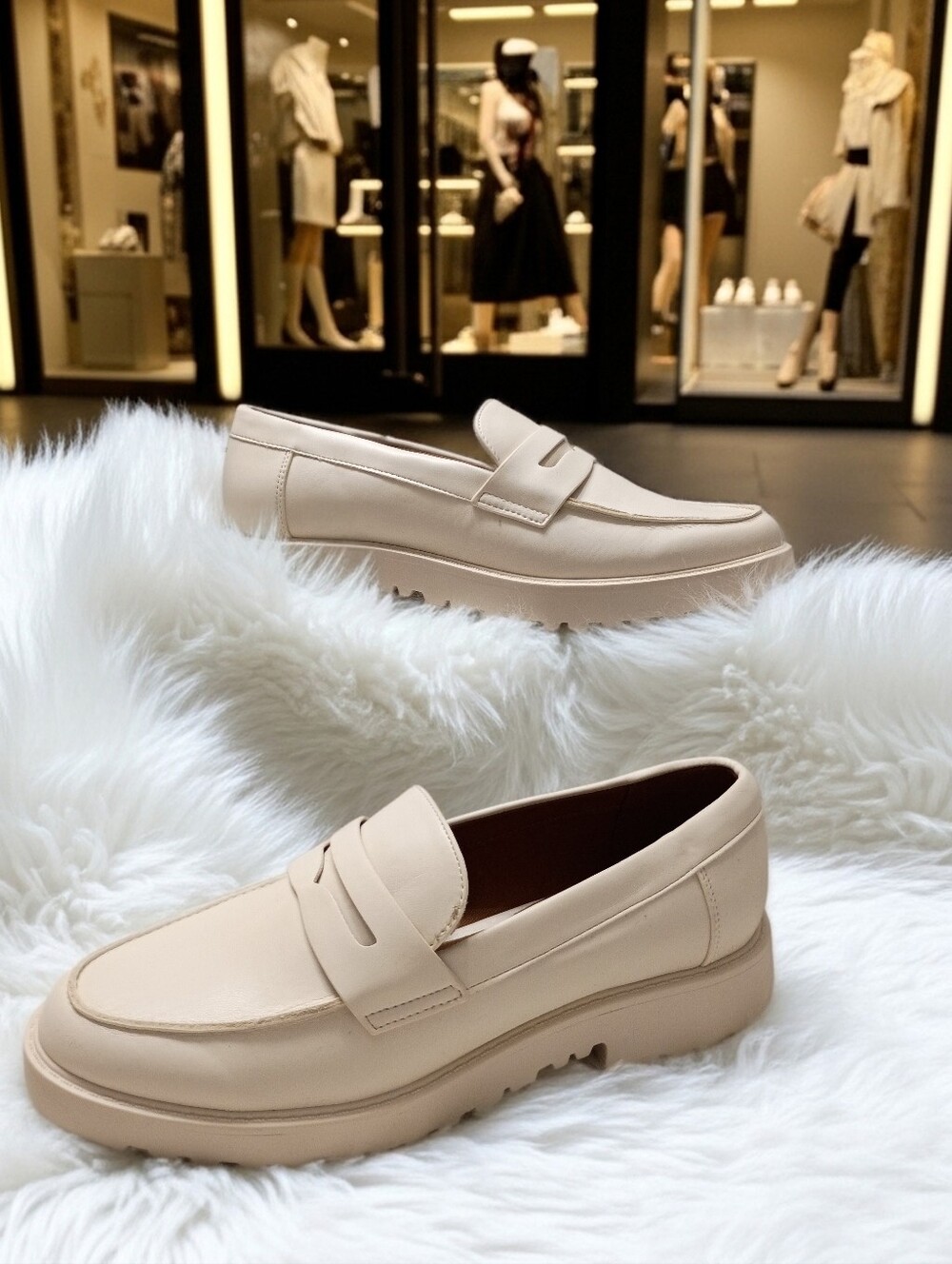 New Mia Amore Hali Penny Loafer In Cream- Minimal Leather Slip-Ons Size. 7.5